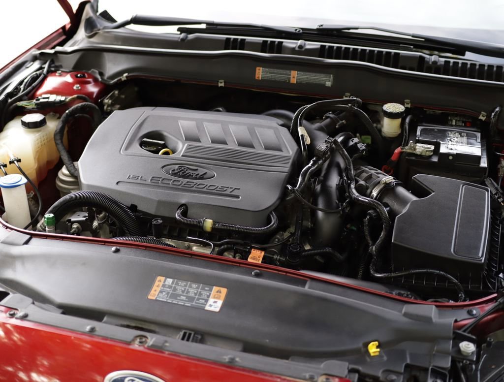 Used 2017 Red Ford SE image 27