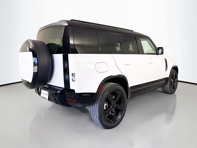New 2026 Fuji White Land Rover X-Dynamic SE image 5