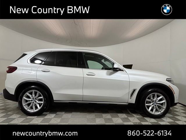 Used 2023 Mineral White Metallic BMW xDrive40i image 8