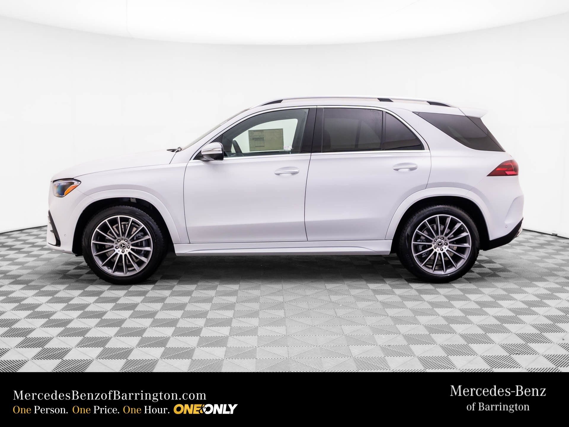 New 2026 MANUFAKTUR Moonlight White Metallic Mercedes-Benz GLE 350 image 2
