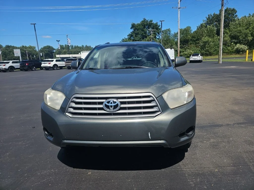 Used 2010 Toyota Highlander Base with VIN 5TDBK3EH3AS002584 for sale in Vicksburg, MI