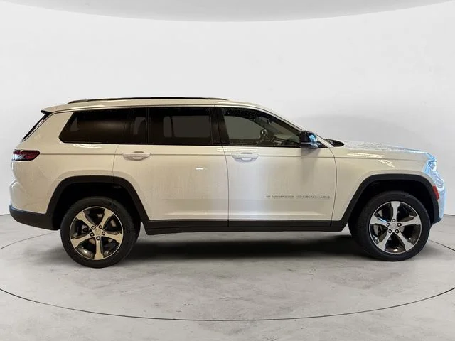 New 2026 White/off-white Jeep Limited image 7