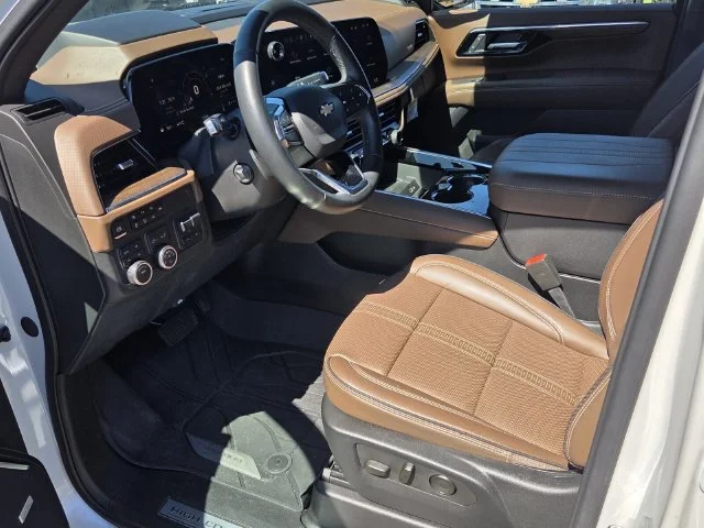 Used 2025 Beige Chevrolet High Country image 9