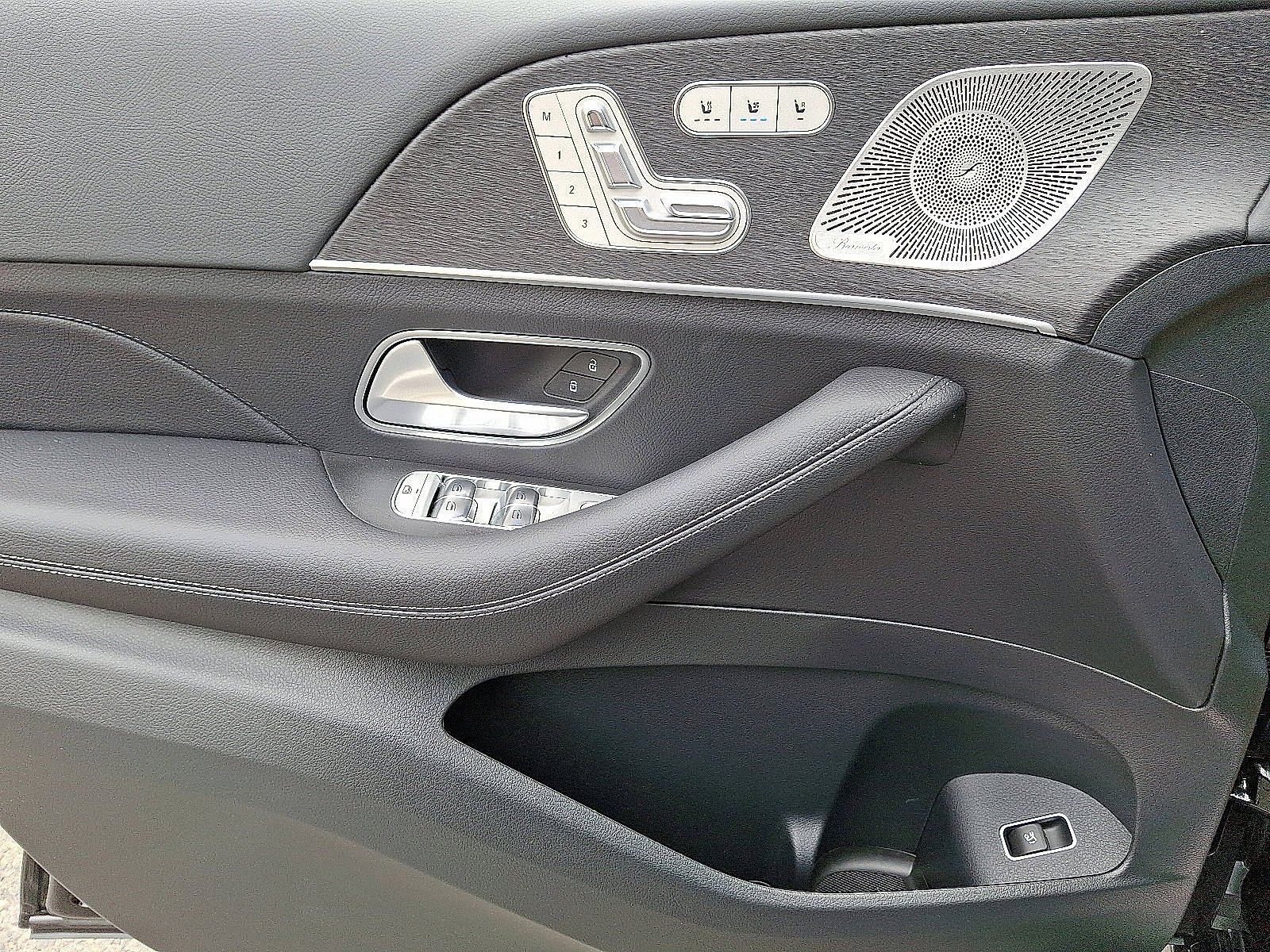 2026 Mercedes Benz GLE 350 4MATIC photo 3