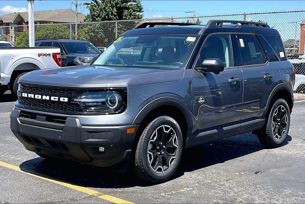 New 2025 Carbonized Gray Metallic Ford Outer Banks® image 11