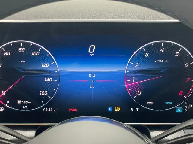 New 2026  Mercedes-Benz GLC 300 image 2