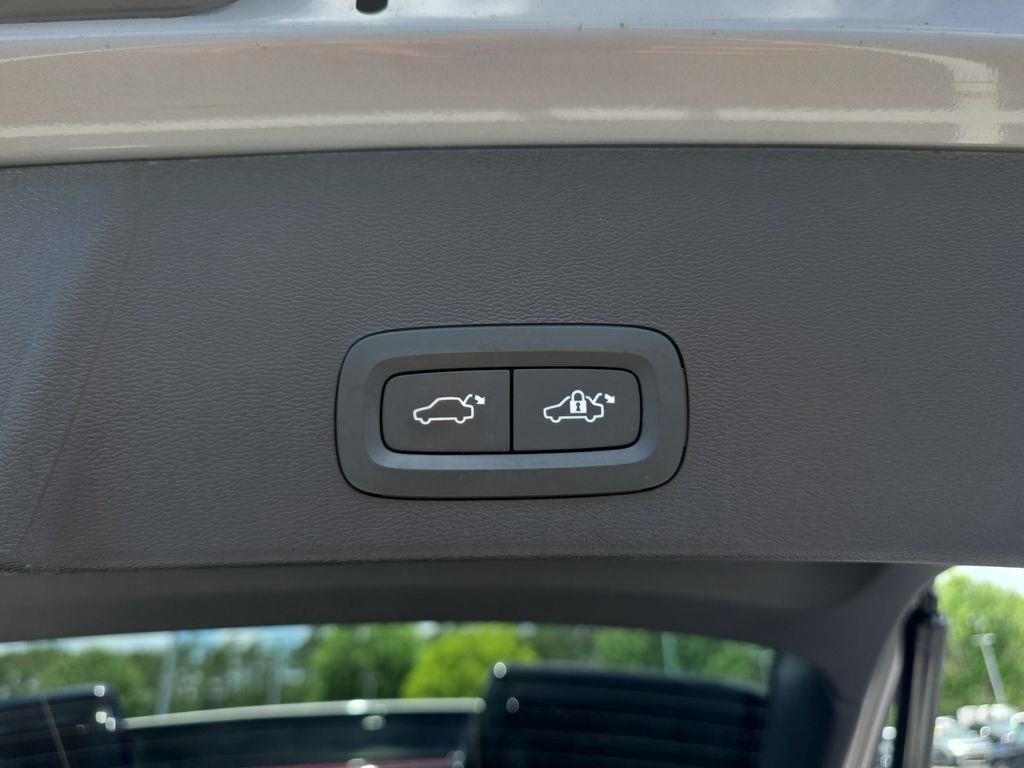 2023 Volvo XC40 Plus - Photo 35