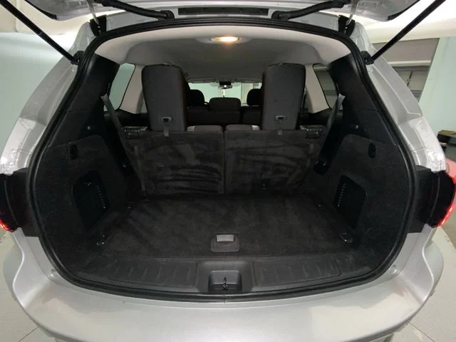 Used 2019 Silver Nissan S image 23