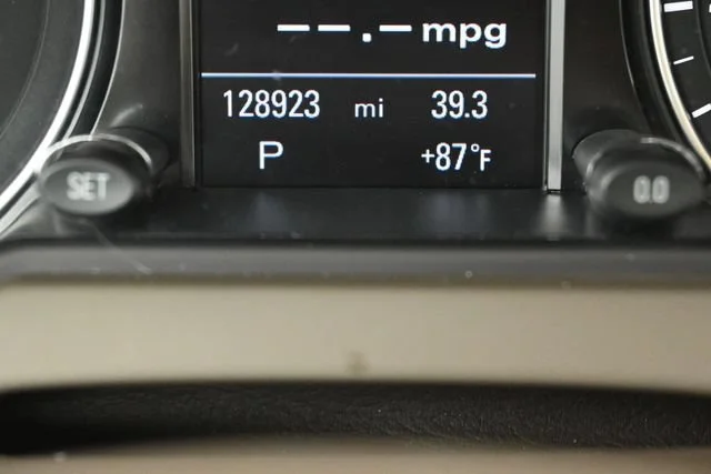 Used 2024 White Frost Tricoat Buick Avenir image 15