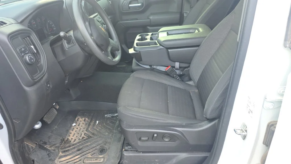 Used 2024 White Chevrolet Custom image 14