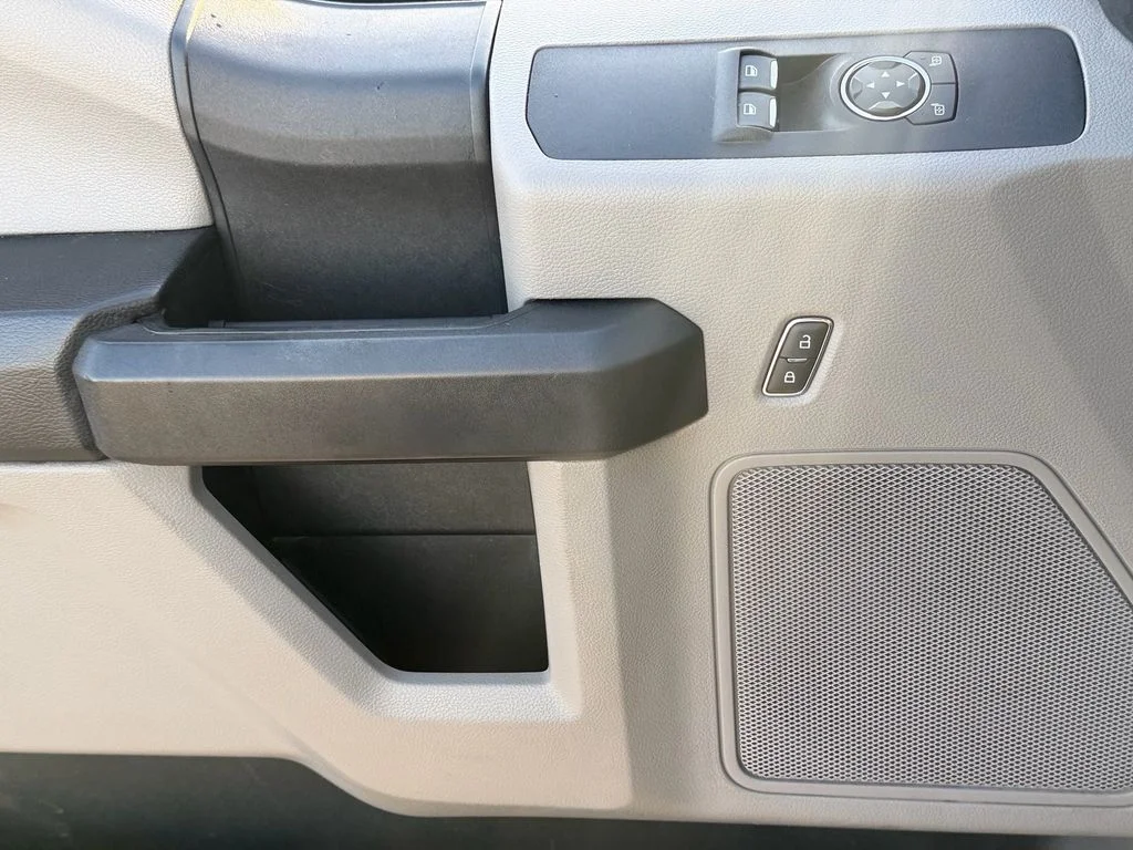 Used 2020 White Ford XL image 25