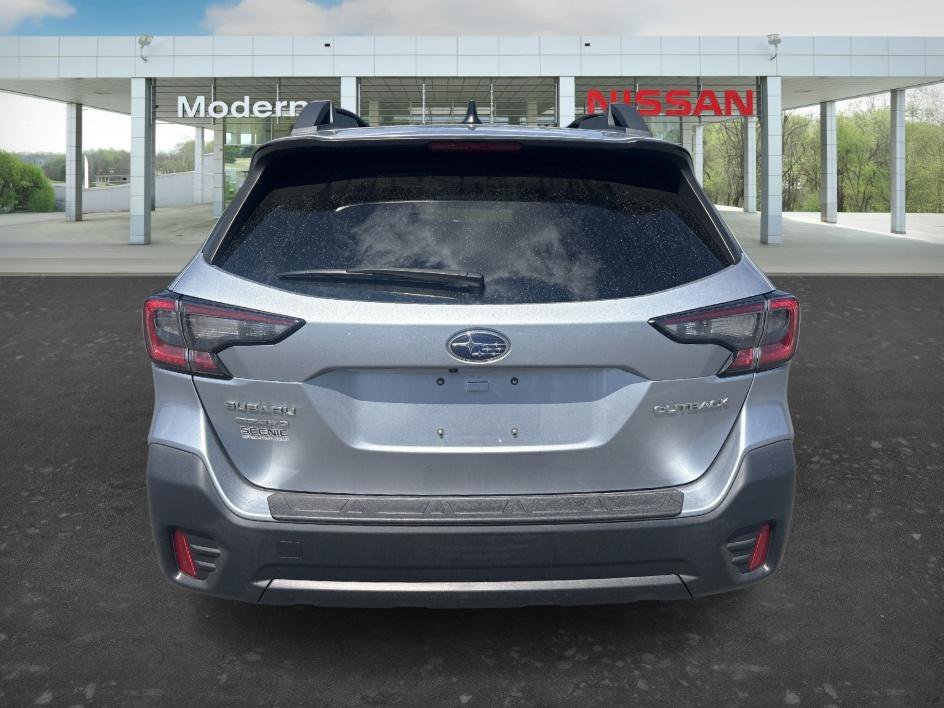 Used 2022 Ice Silver Metallic Subaru Premium image 4