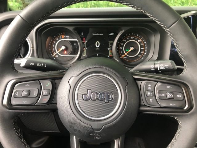 Used 2025 Gray Jeep High Tide image 37