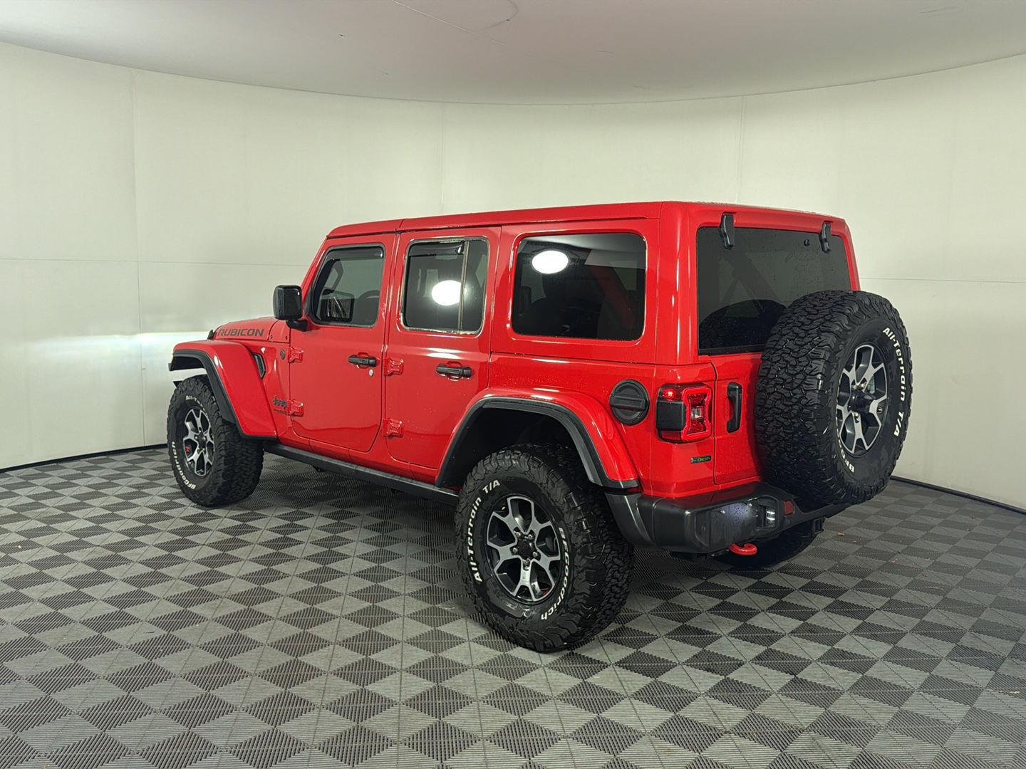 Used 2022 Firecracker Red Clearcoat Jeep Unlimited Rubicon image 3