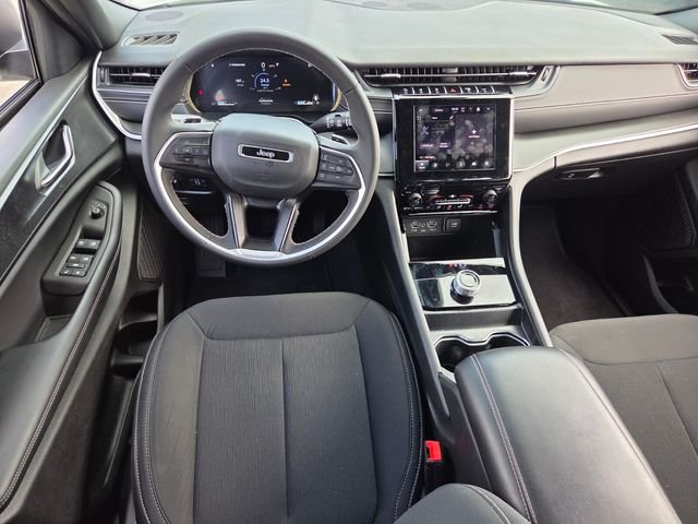 Used 2025 White Jeep Laredo image 8