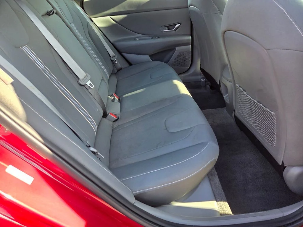 Used 2025 Red Hyundai SEL Convenience image 19