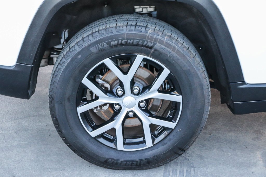 Used 2024 Bright White Clearcoat Jeep Limited image 12