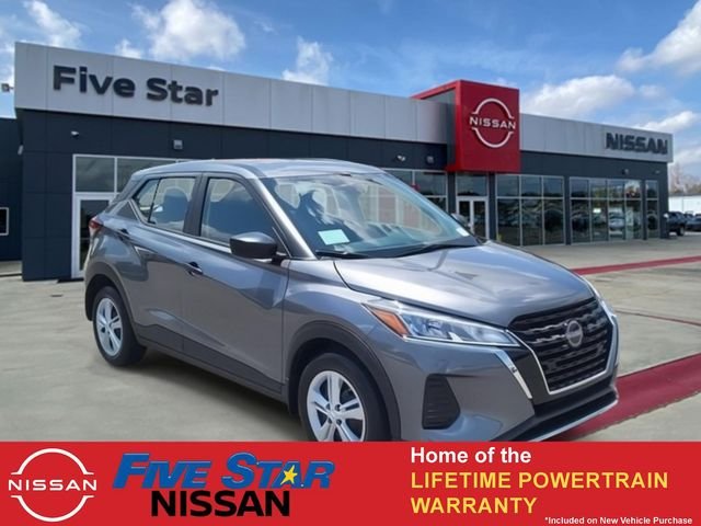 2025 Nissan KICKS PLAY Base