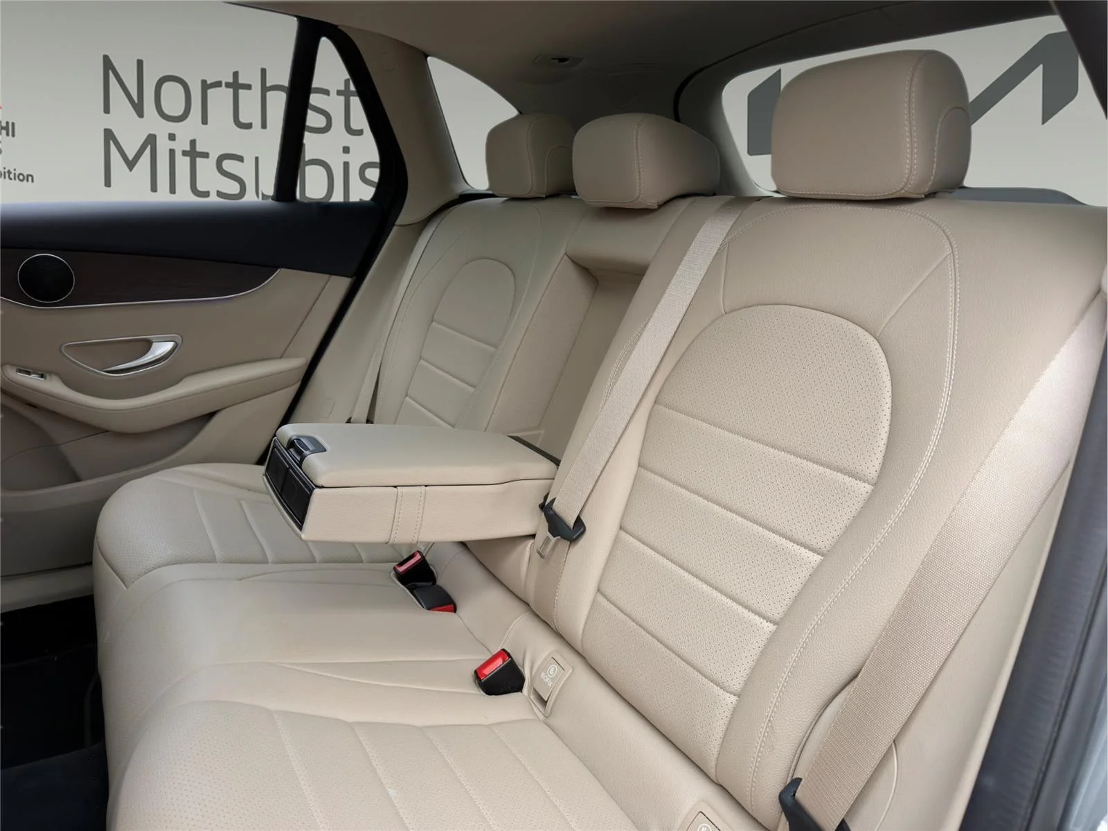 Used 2022 Selenite Grey Metallic Mercedes-Benz GLC 300 image 19