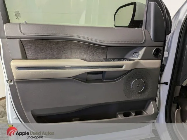 Used 2018 White Ford Limited image 15