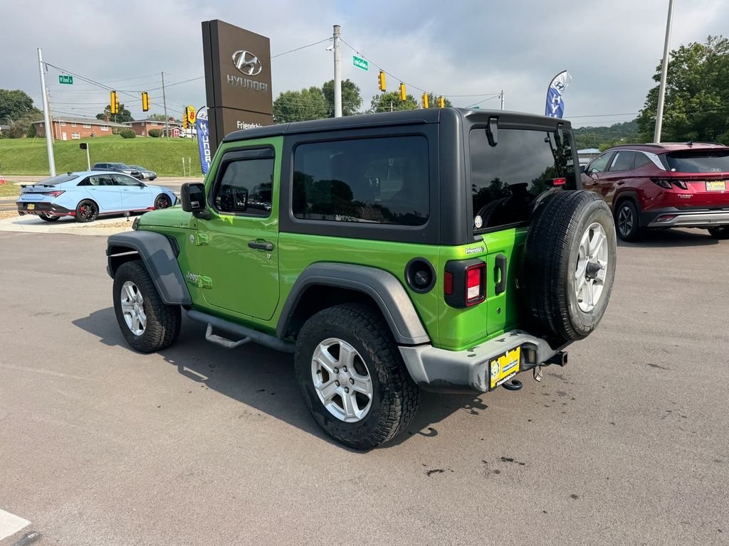 Used 2018 Green Jeep Sport S image 4