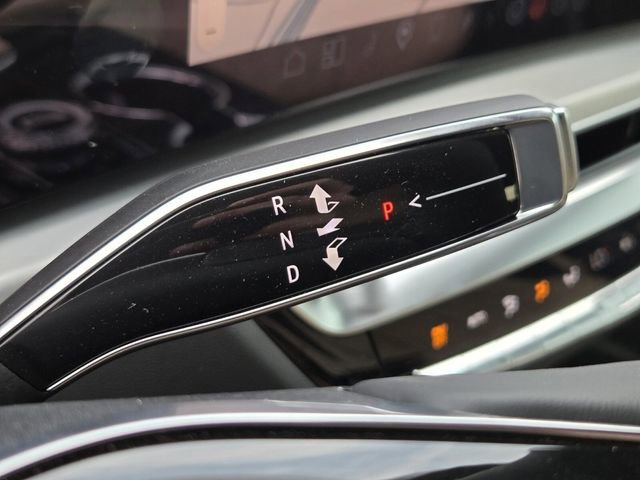 2026 Cadillac LYRIQ V Premium - Photo 13