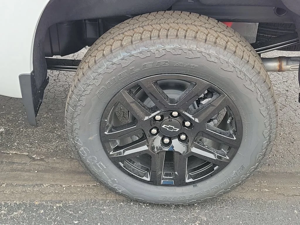 New 2026 Summit White Chevrolet LT Trail Boss image 27