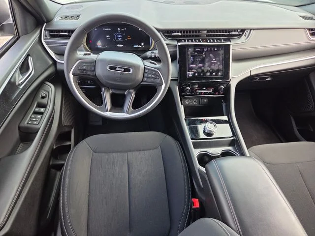 Used 2025 White Jeep Laredo image 8