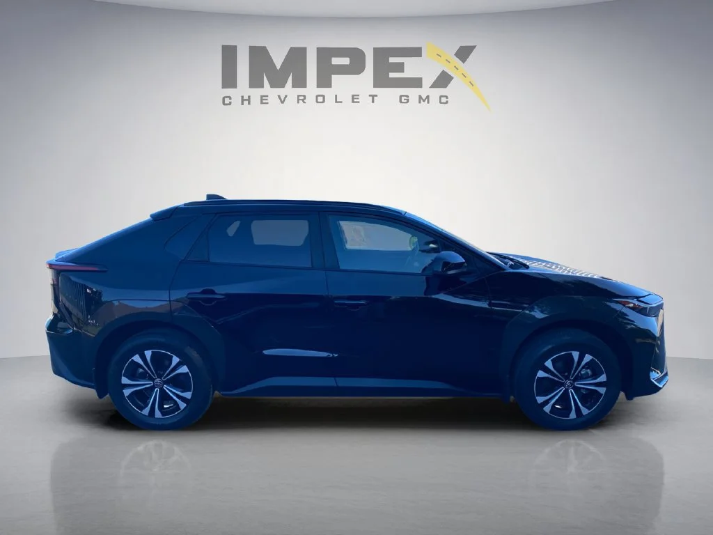 Used 2023 Black Toyota XLE image 6