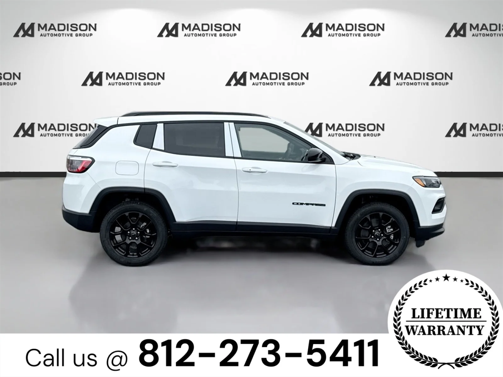 New 2026 Bright White Clearcoat Jeep Latitude Altitude image 4