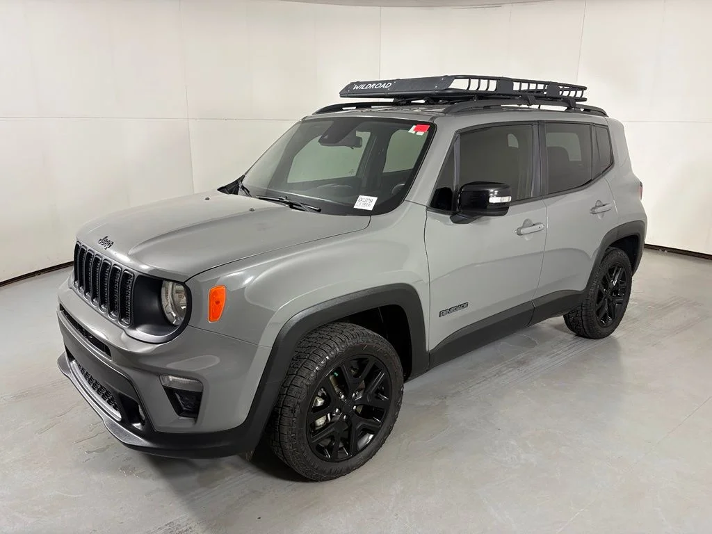 Used 2022 Gray Jeep Altitude image 4