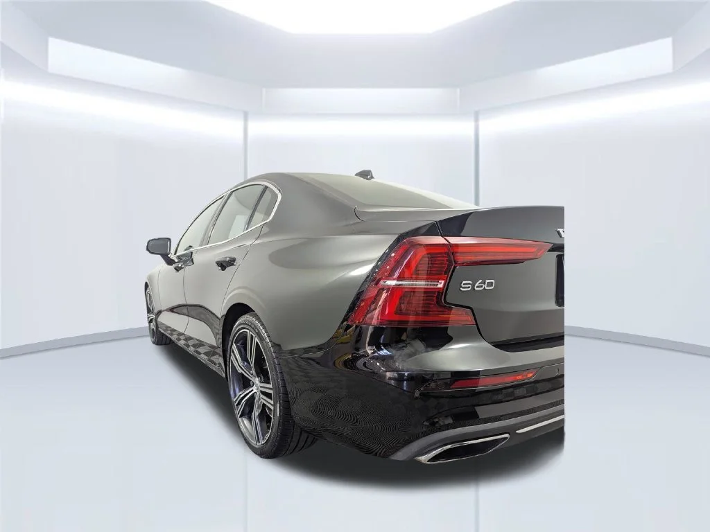 Used 2020 Black Volvo T5 Inscription image 14