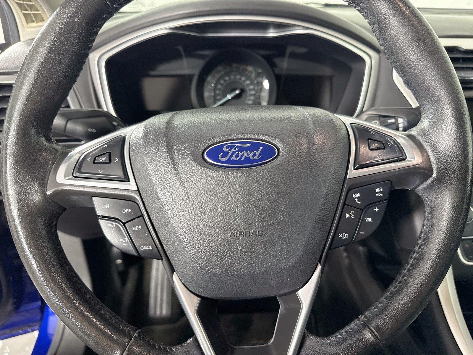 Used 2016 Deep Impact Blue Ford SE image 16