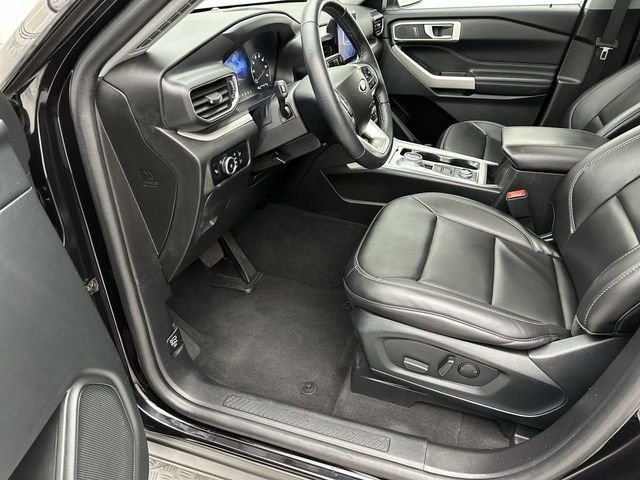 Used 2023 Black Ford XLT image 11