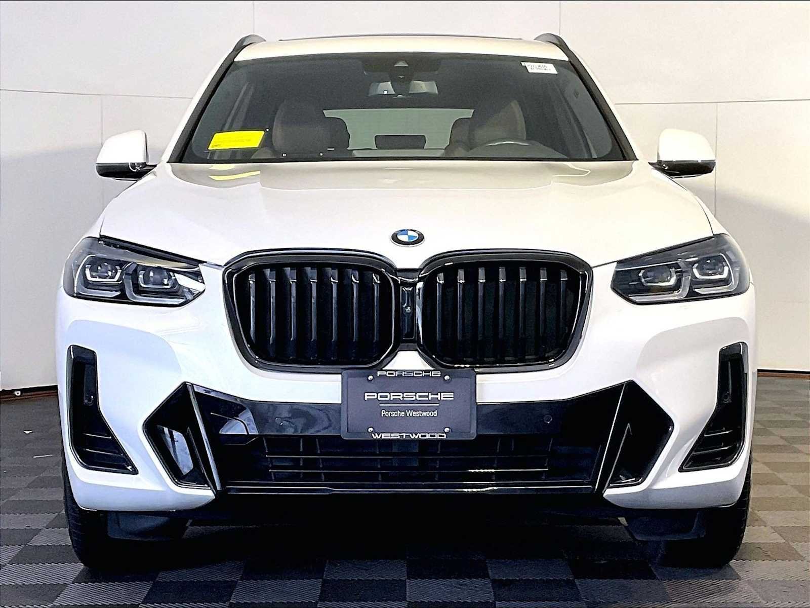 Used 2024 Mineral White Metallic BMW xDrive30i image 10