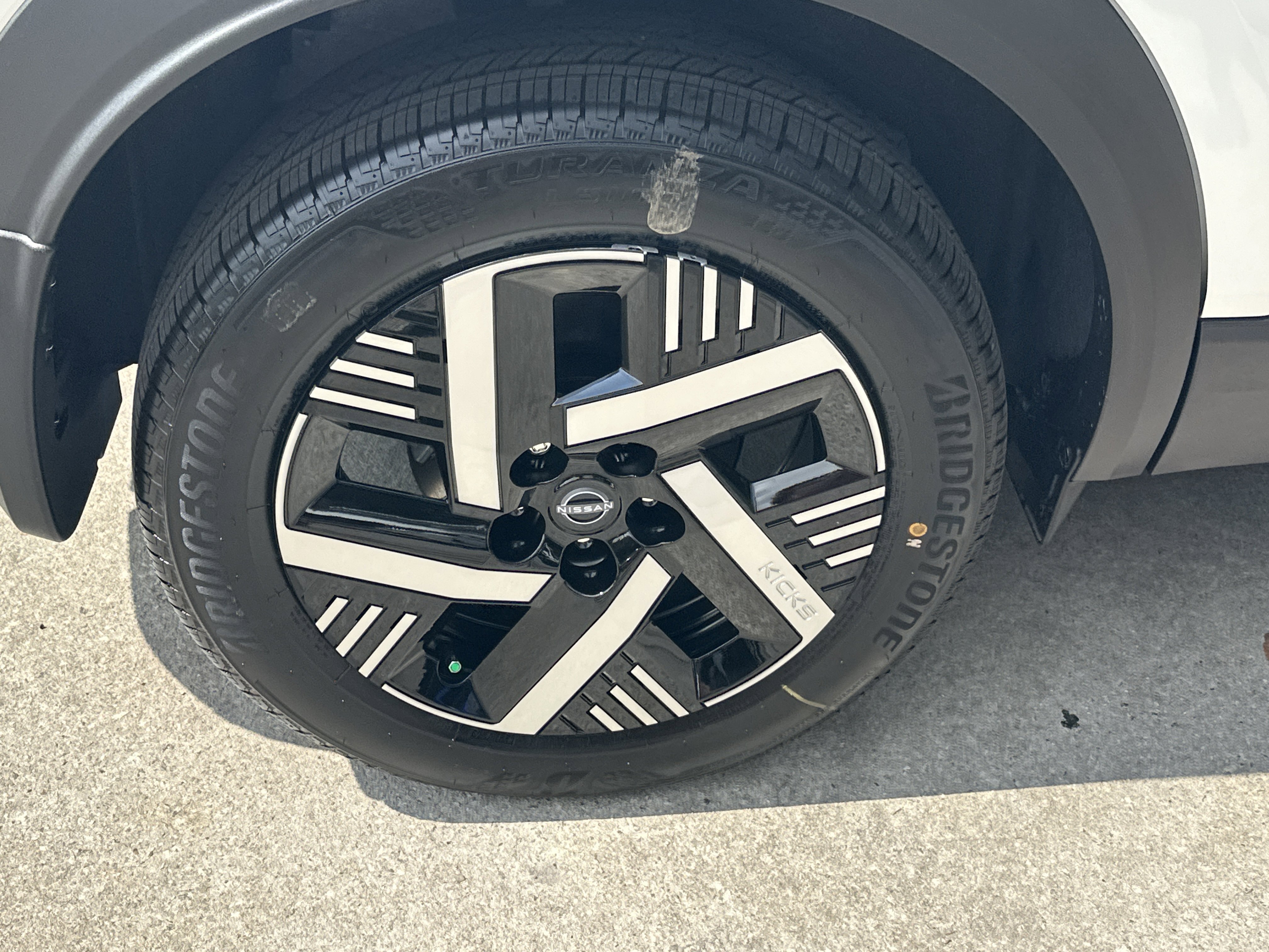 2026 Nissan KICKS SV - Photo 18