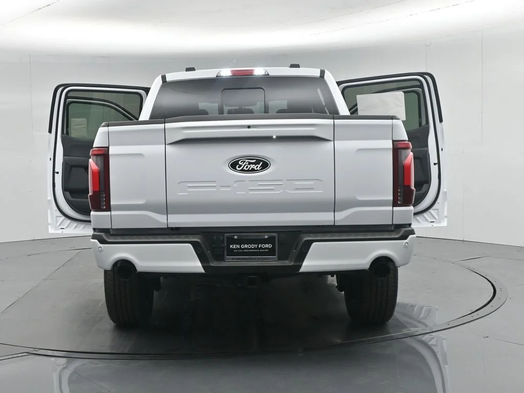 New 2026 Oxford White Ford Lariat image 35