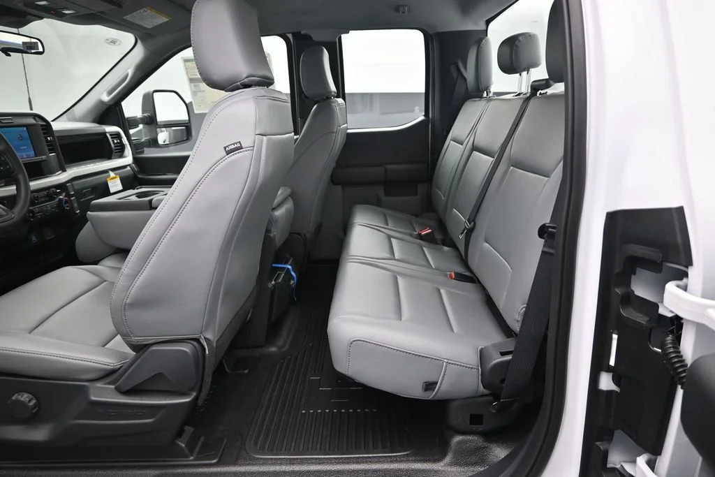 New 2026 Oxford White Ford XL image 16