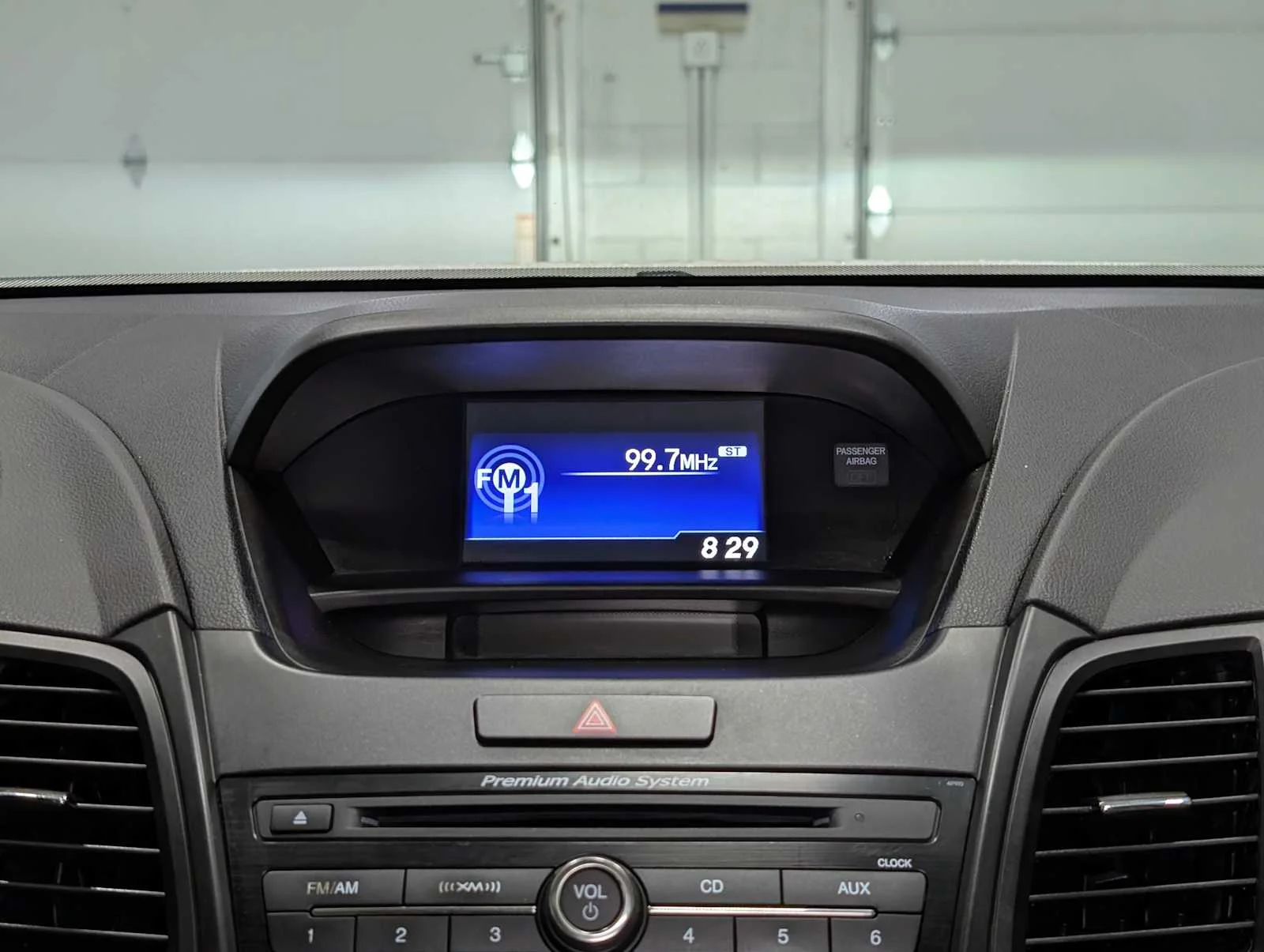 Used 2018 White Diamond Pearl Acura  image 19