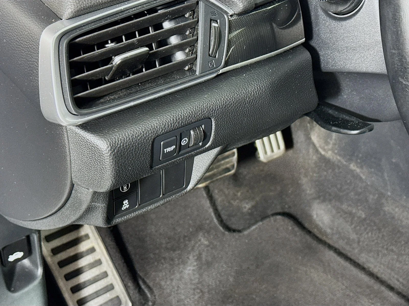 Used 2020 Silver Honda EX image 13