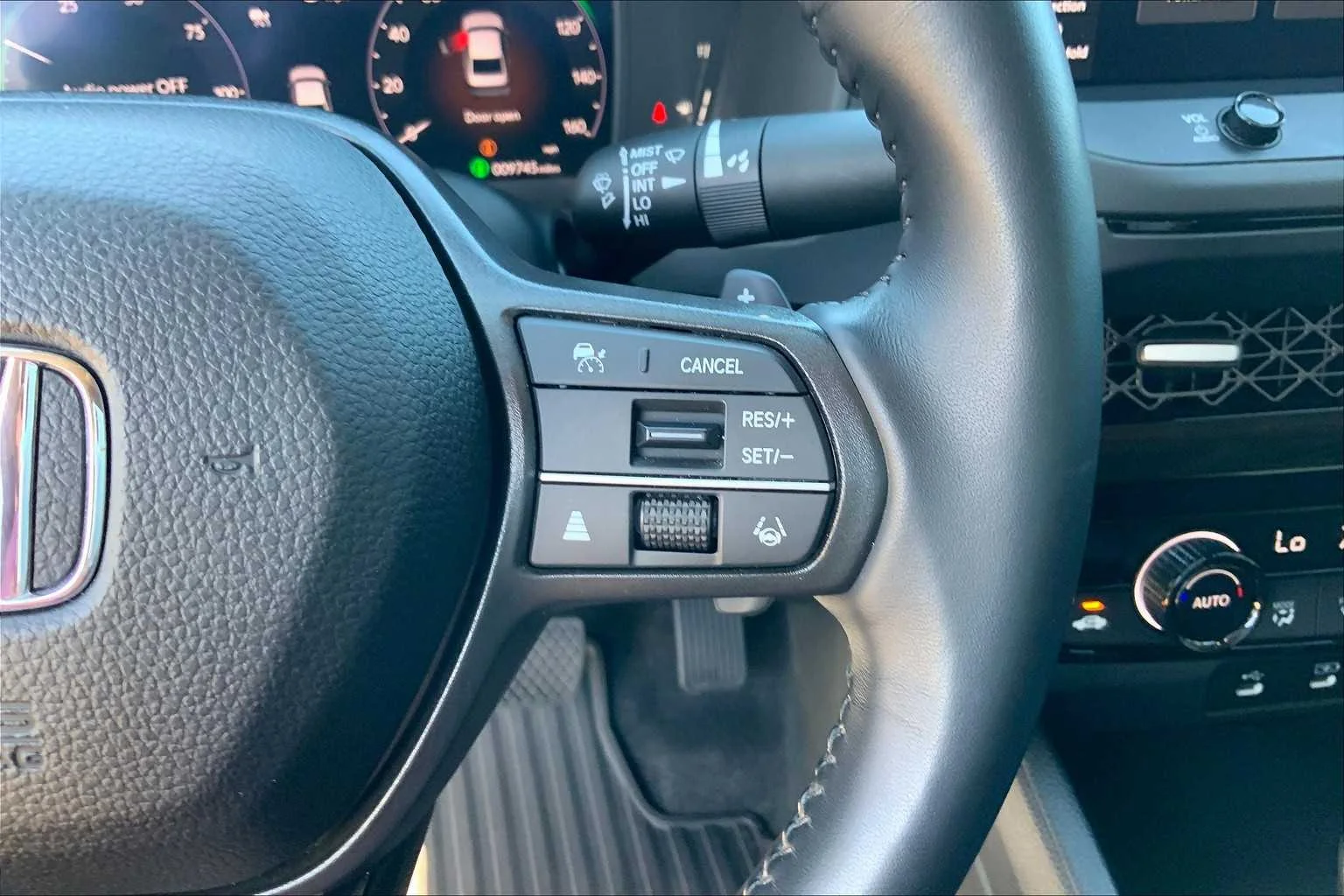 Used 2023 Canyon River Blue Metallic Honda EX-L image 23