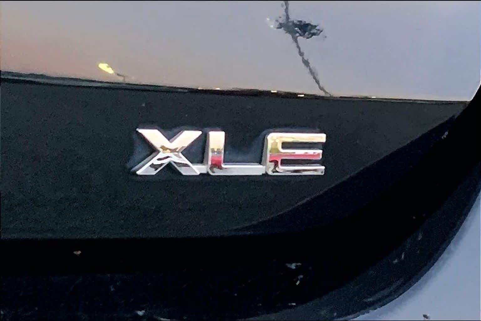 Used 2022 Midnight Black Metallic Toyota XLE image 9