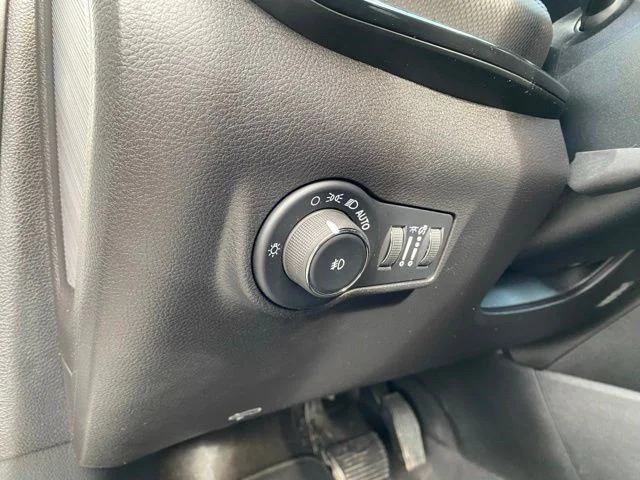 Used 2025 White Jeep Limited image 22