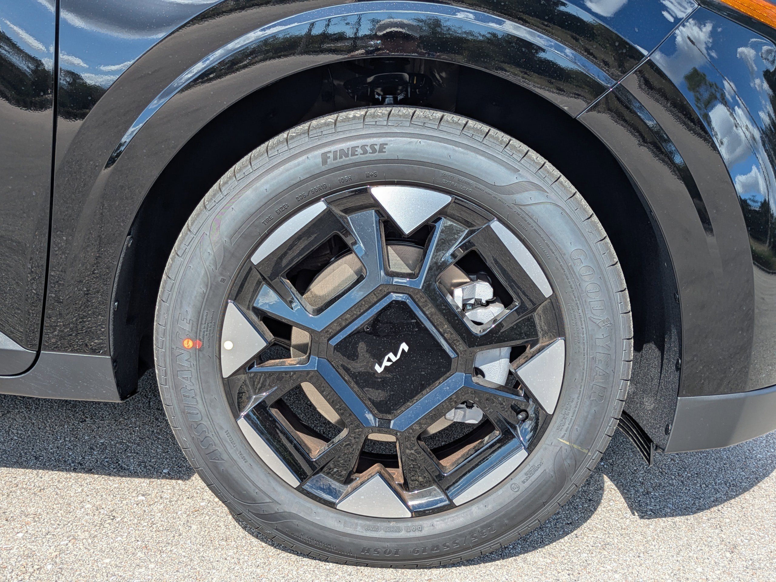 New 2026 Aurora Black Pearl Kia EX image 11