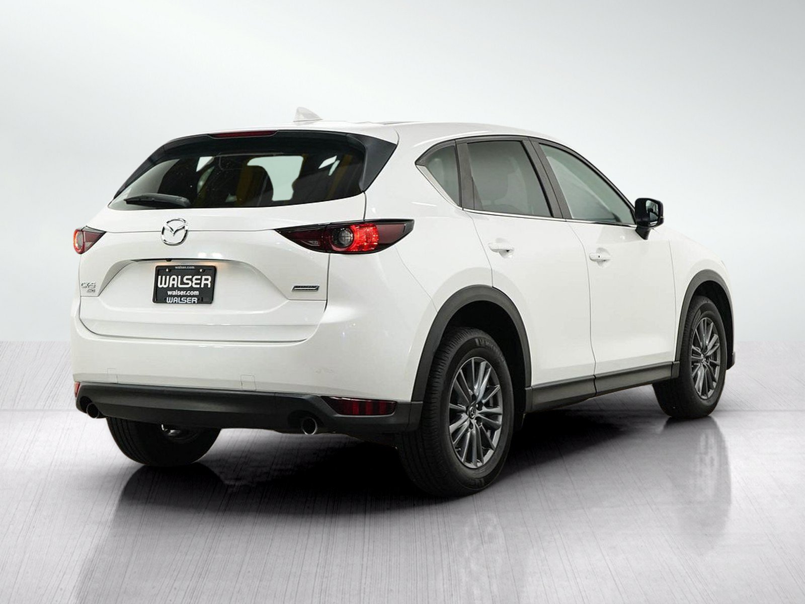 Used 2017 Snowflake White Pearl Mica Mazda Touring image 5