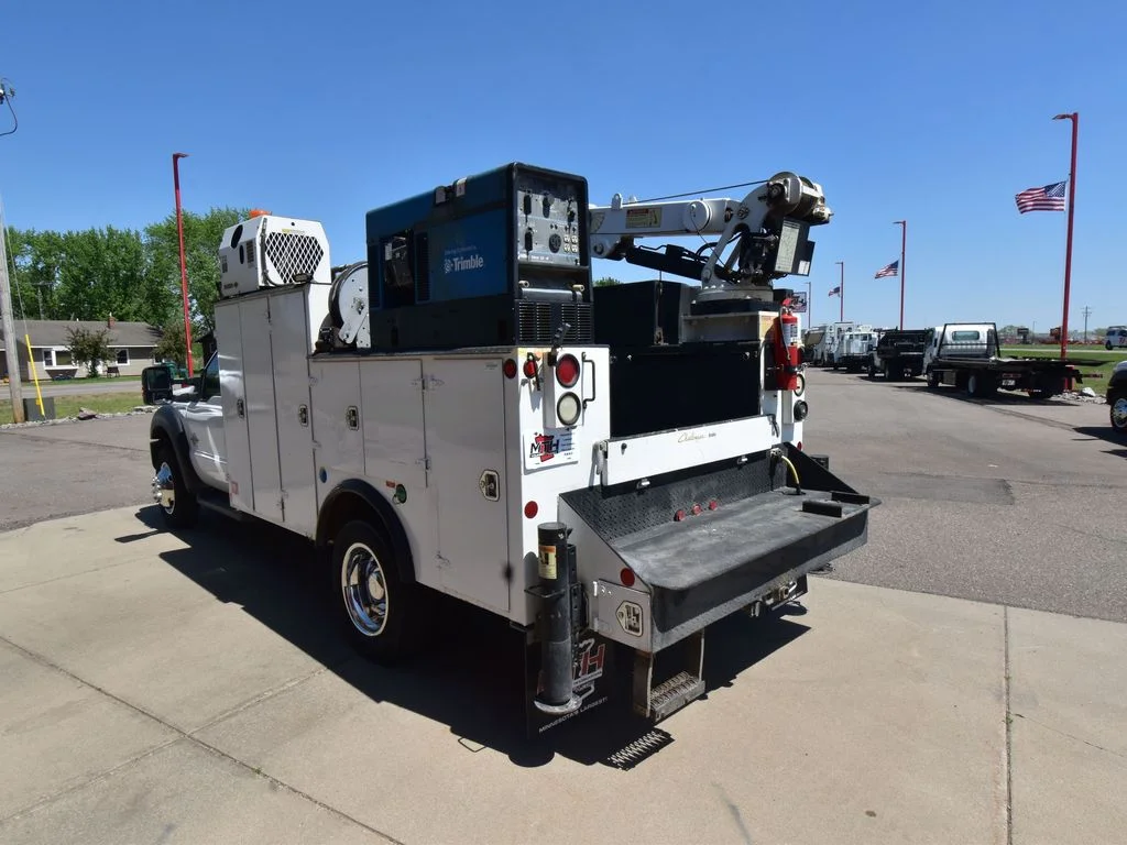 2014 Ford F-550 - Photo 8