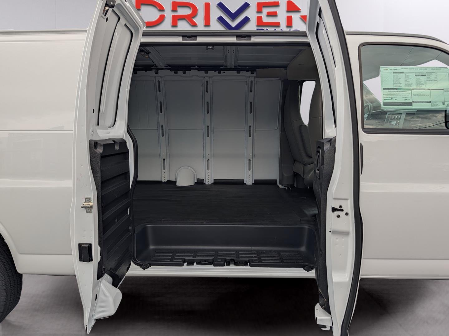 New 2026 Summit White Chevrolet WT image 19