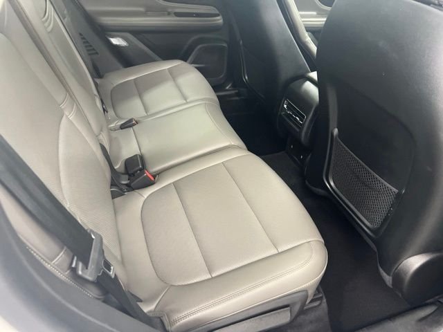Used 2023 Pristine White Lincoln Standard image 22