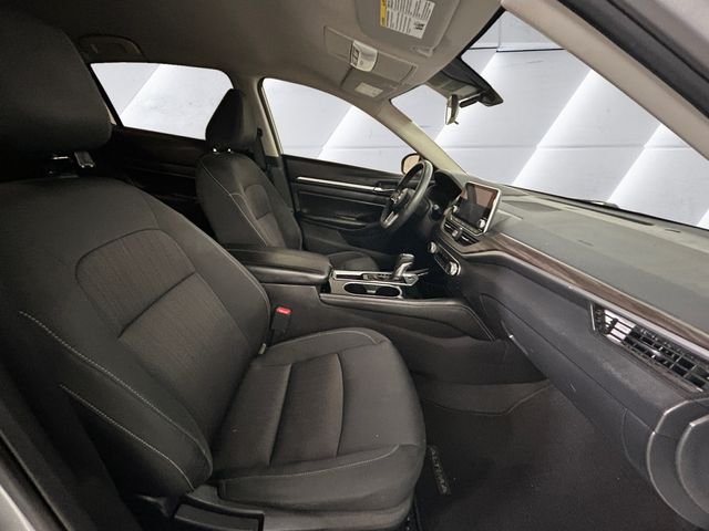 Used 2023 Silver Nissan 2.5 SV image 13