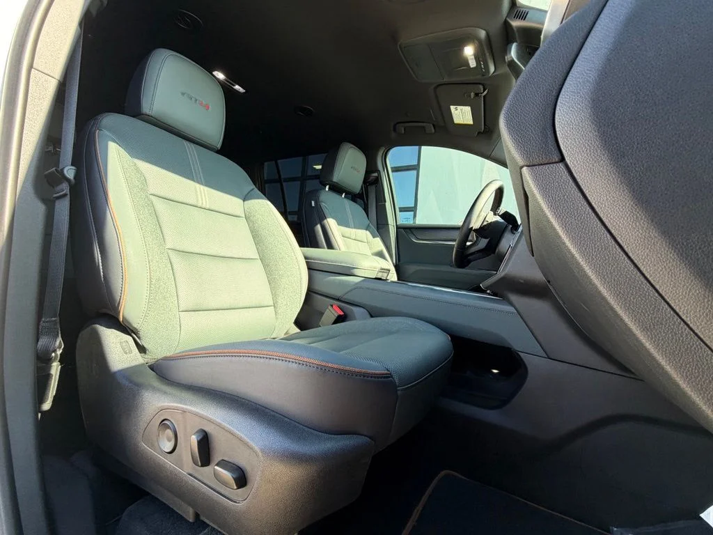 Used 2024 White GMC AT4 image 20